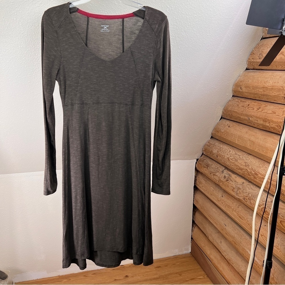 HORNY TOAD BELLOWER Long sleeve v-neck dress. Empire waist. Hidden pocket. M
